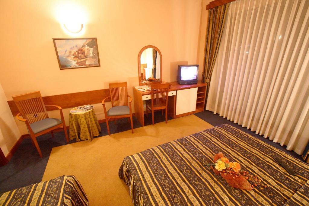 ליבנו Hotel Dinara חדר תמונה