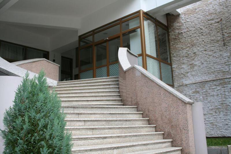 ליבנו Hotel Dinara חדר תמונה